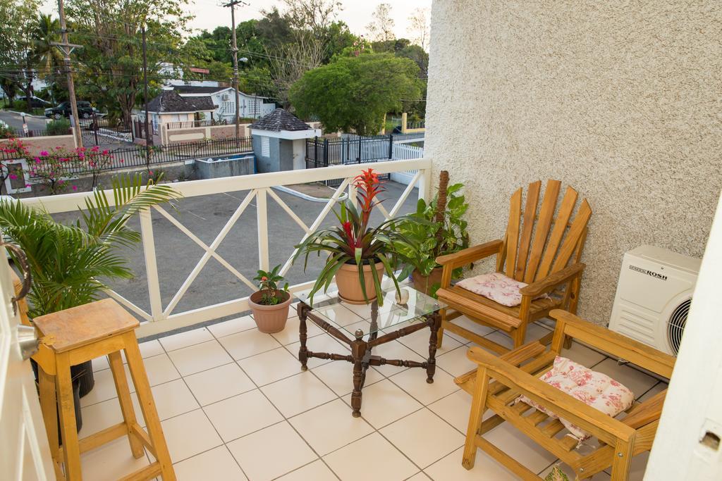 Cozy Waterloo Apartment Kingston Exterior photo