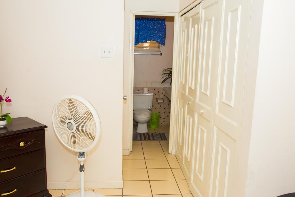 Cozy Waterloo Apartment Kingston Exterior photo